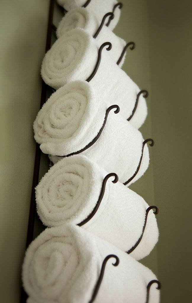 How To Decorate Above The Toilet?