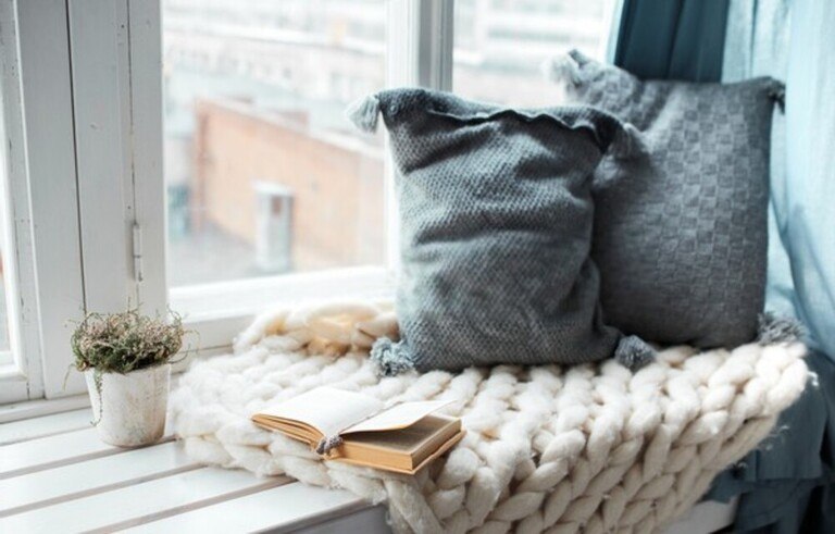 Best Ideas for a Living Room without a Sofa (Alternative Seating)