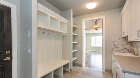 5 Best Lights For Laundry Room of 2026