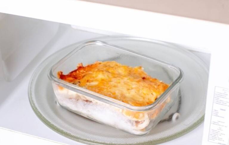 How Do You Keep Hot Food Warm At A Party?