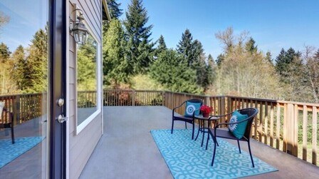 6 Best Outdoor Rugs For Rain of 2025