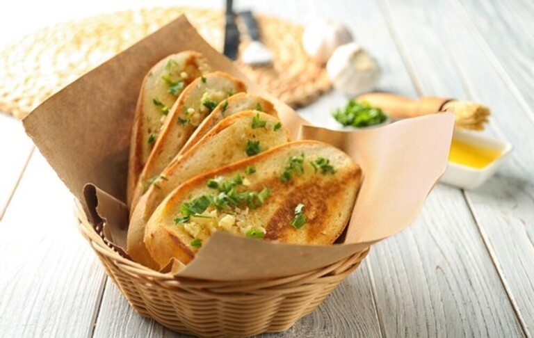 What goes with pasta as a side dish?