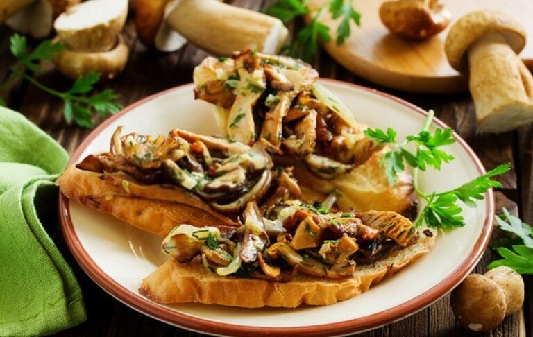 What goes with pasta as a side dish? What goes with pasta as a side dish?