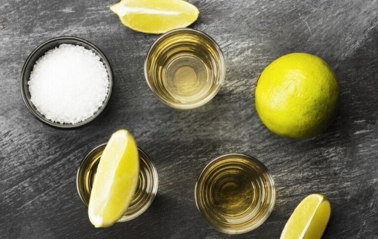 How to Get the Garlic Smell Out of Your Wooden Cutting Board?