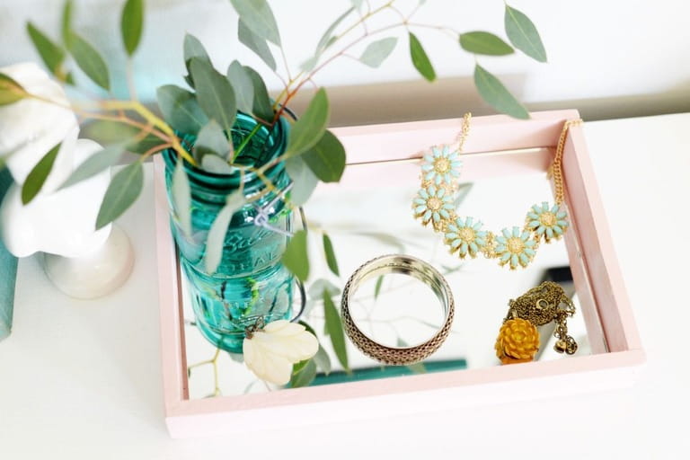 Sparkle and Shine: Mirrored Decor Ideas to Elevate Your Bedroom Sparkle and Shine: Mirrored Decor Ideas to Elevate Your Bedroom