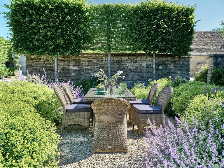 21 Tips to Transform Outdoor Spaces Without Breaking the Bank