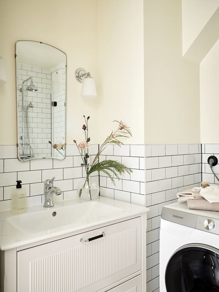 Bathroom Tile Solutions for a More Spacious Feel