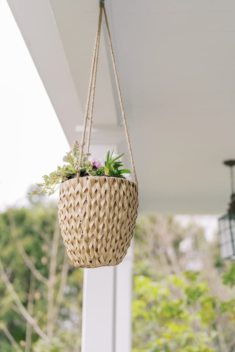 25 Vibrant Hanging Planter Ideas for Your Front Porch