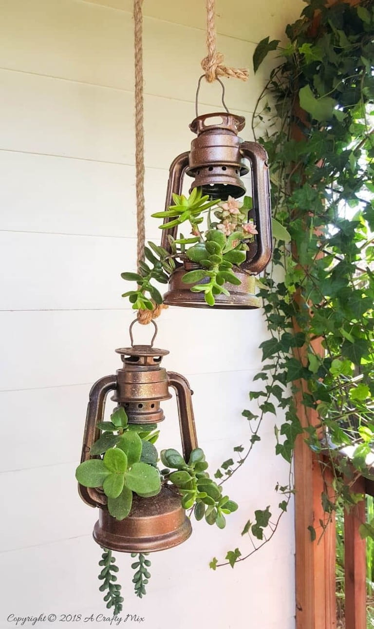 25 Vibrant Hanging Planter Ideas for Your Front Porch