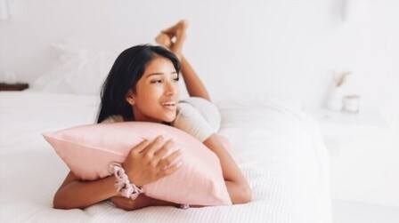 6 Best Silk Pillowcases For Acne of 2025