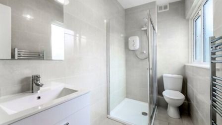 How To Make A Small Bathroom Look Bigger?