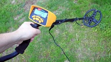 6 Best Metal Detectors For Beginners of 2025 6 Best Metal Detectors For Beginners of 2025