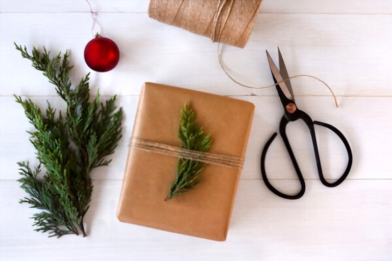 How Do You Make Christmas Decorations With Stuff Around The House? How Do You Make Christmas Decorations With Stuff Around The House?