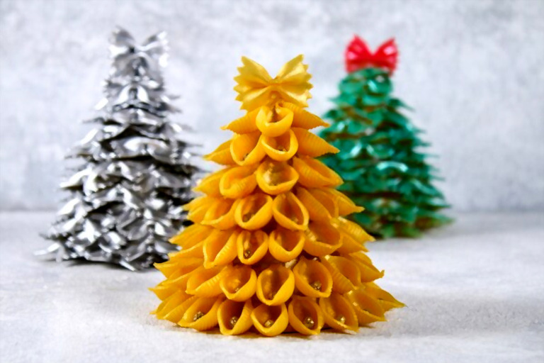 How Do You Make Christmas Decorations With Stuff Around The House? How Do You Make Christmas Decorations With Stuff Around The House?