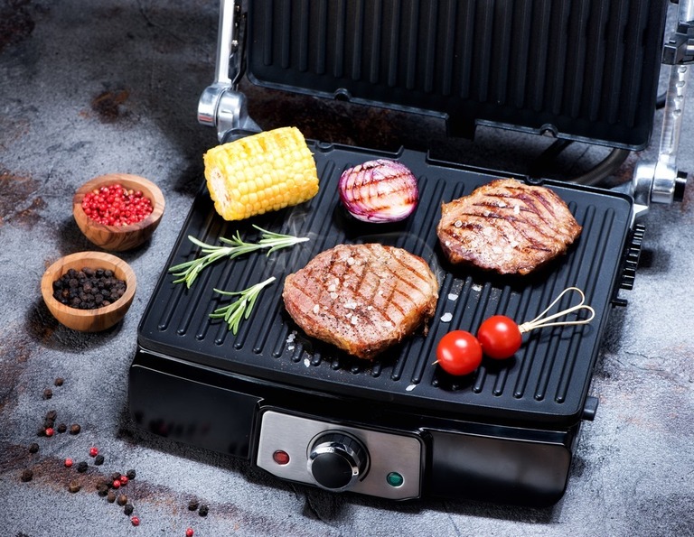 What Should An Outdoor Kitchen Have?